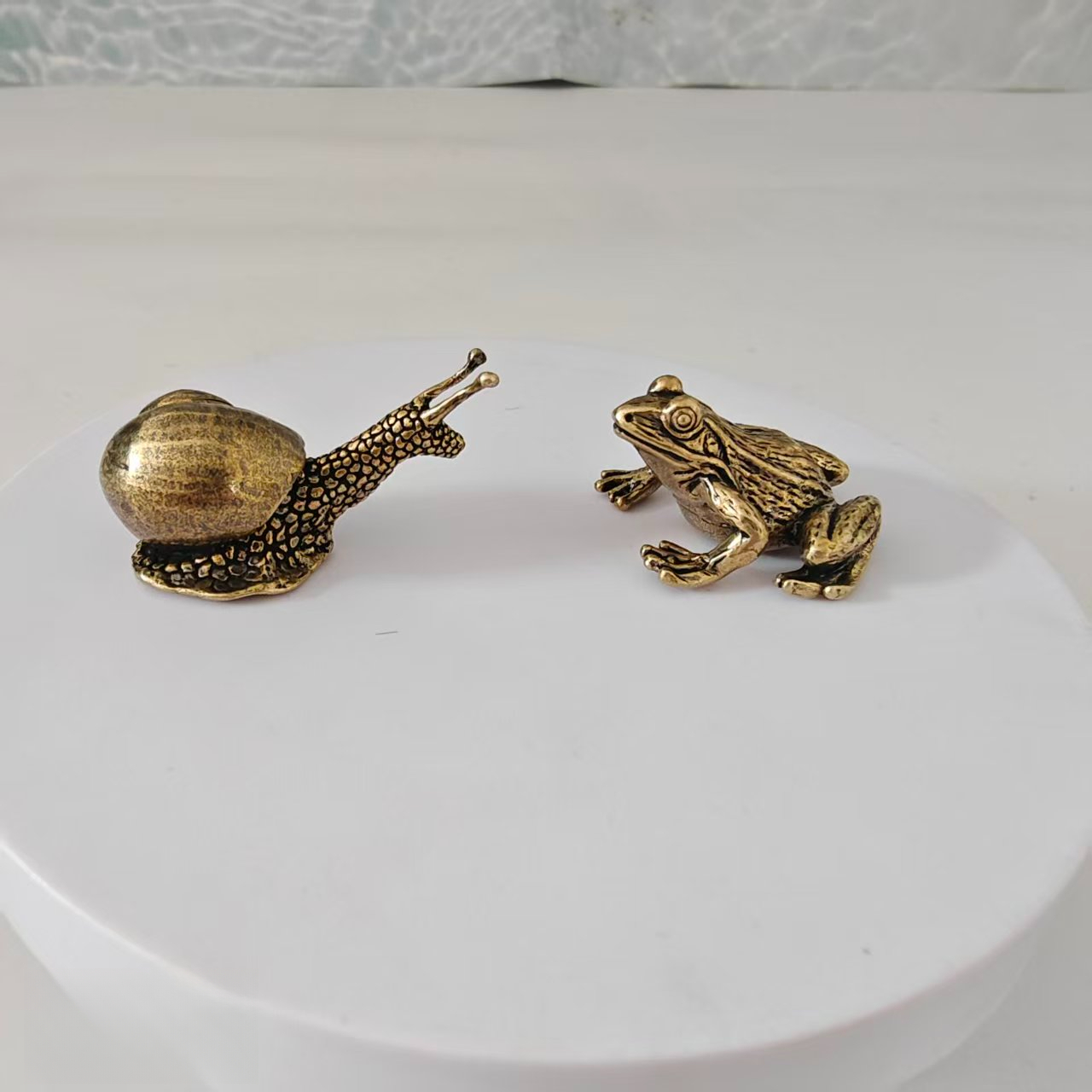 Marine Aquarium Mini - 2 pieces of brass frog and